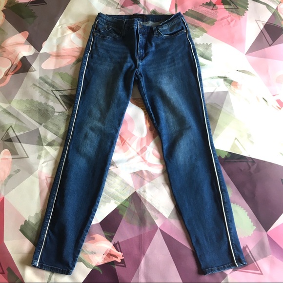 Rock & Republic Denim - Rock & Republic® Kashmiere Midrise Skinny Jeans